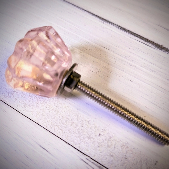 3 Glass knobs / pulls - Picture 3 of 3